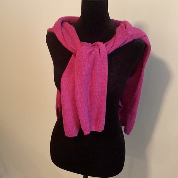 Old Navy lightweight sweater - Picture 6 of 6